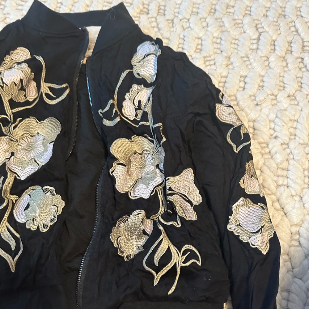 KIMCHI BLUE URBAN OUTFITTERS FLORAL JACKET